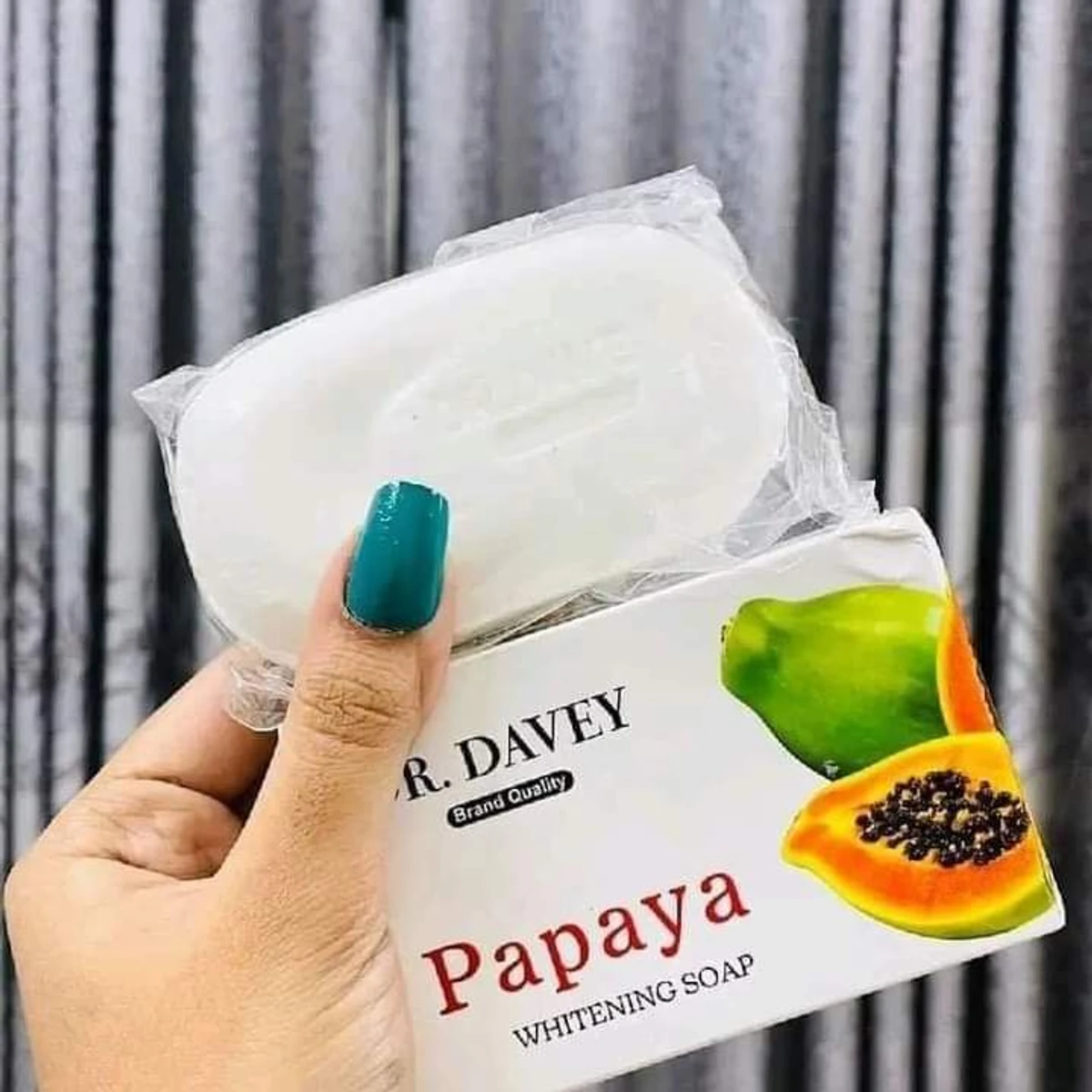 DR Davey Papaya Whitening Soap