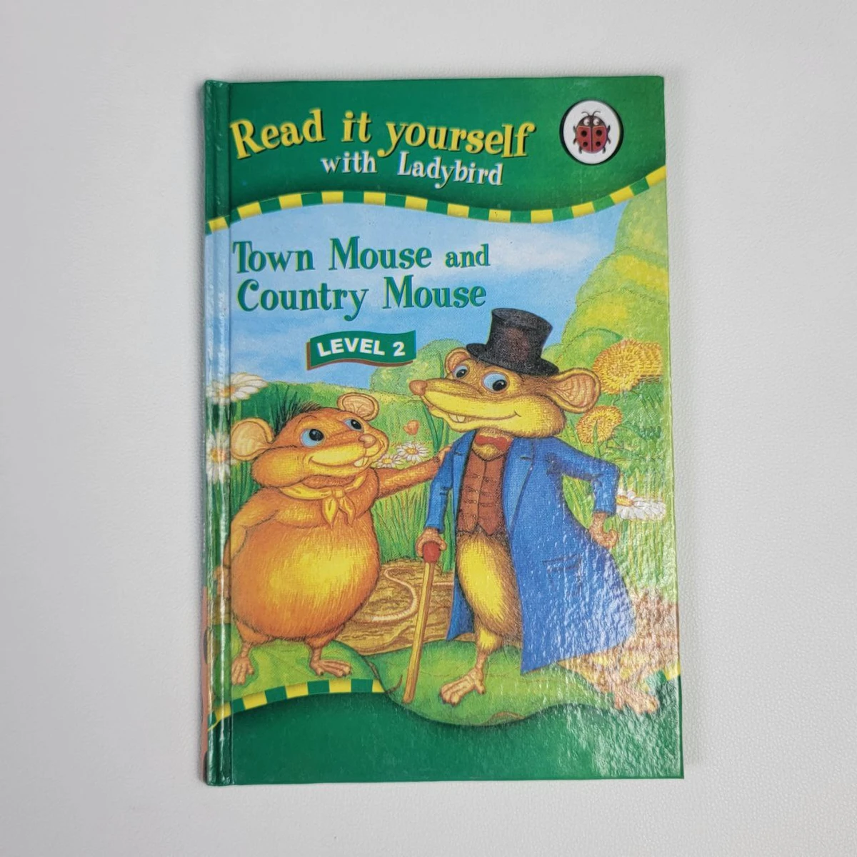 Ladybird level-02 Hardcover (Town Mouse and County Mouse)